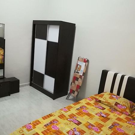 Homestay Damai Yusmila Kuala Terengganu Exterior photo